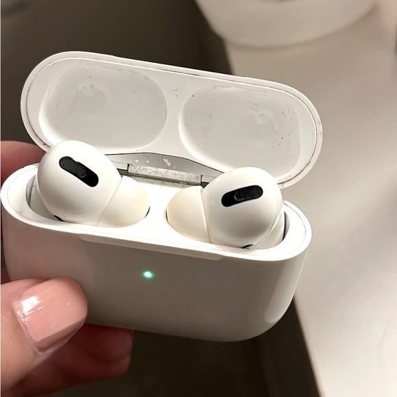 Airpod pro - Picture 3 of 3